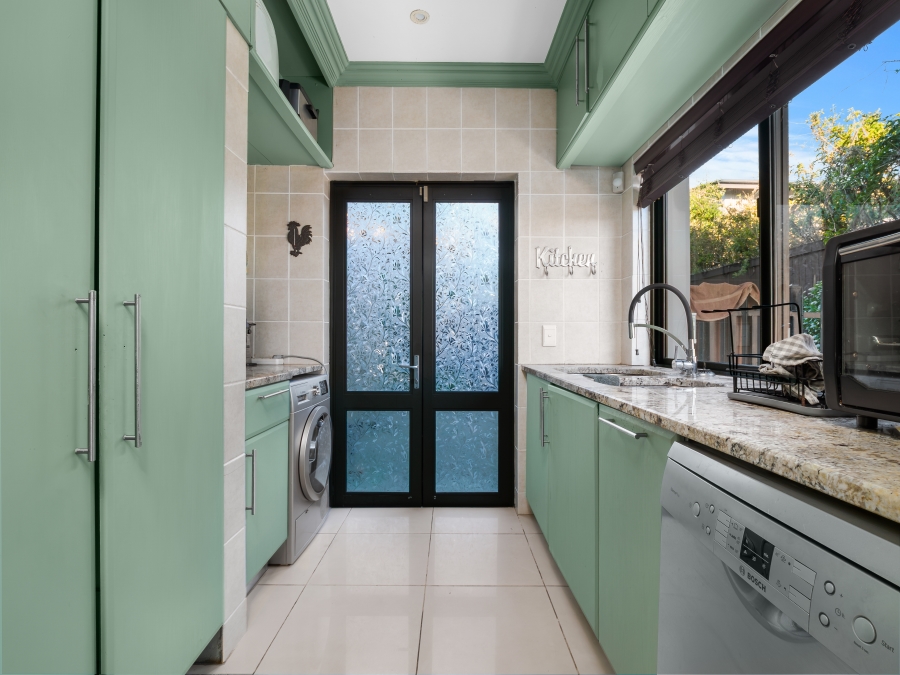 4 Bedroom Property for Sale in Zeegezicht Western Cape